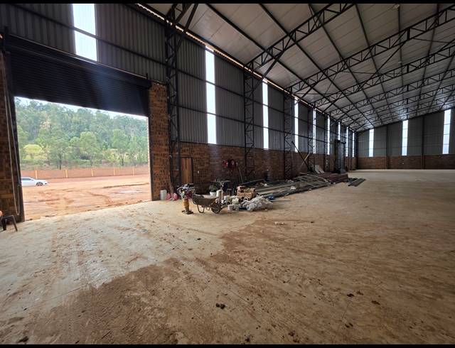 2,531M² WAREHOUSE TO LET IN AEROTON